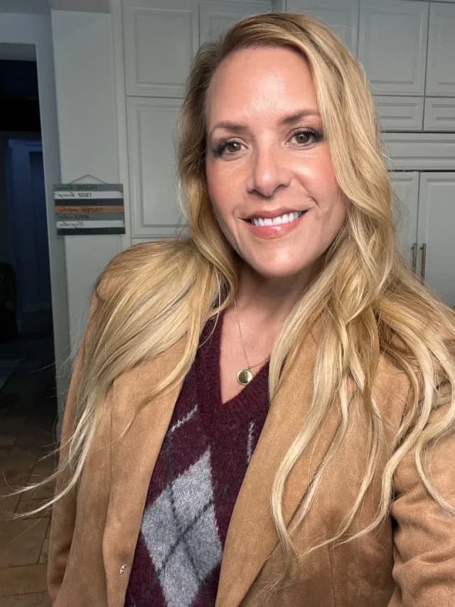 Original selfie of a 50 woman